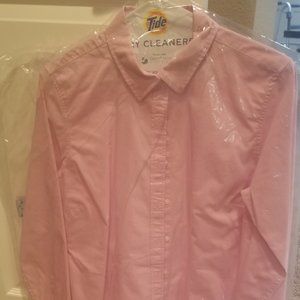 Classic Banana Republic Riley shir in Pink.
